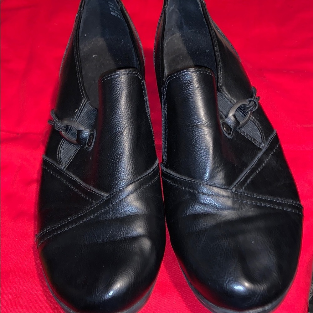 BareTraps Black Slip-On Loafers with Cross-Strap Design Size 10W